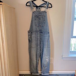 GAP DISTRESSED DENIM OVERALLS SZ LARGE